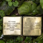 Stil staan bij een Stolperstein