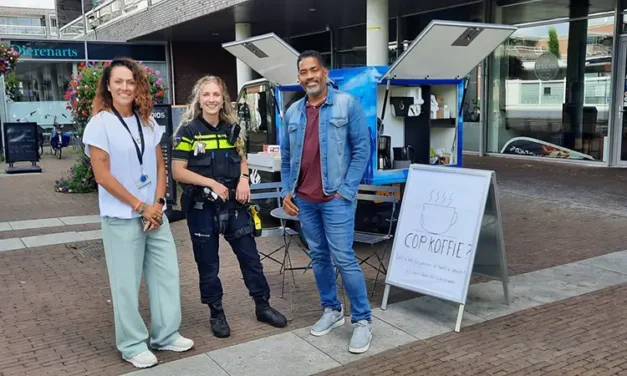 De wijkagent komt naar je toe!