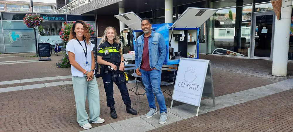 De wijkagent komt naar je toe!