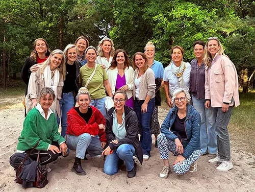 Bruisende vrouwen zetten zich in voor dorp en goede doelen