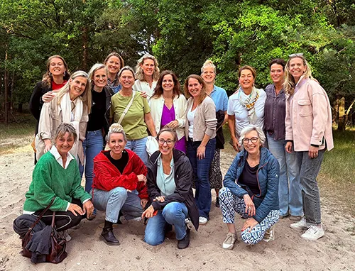 Bruisende vrouwen zetten zich in voor dorp en goede doelen