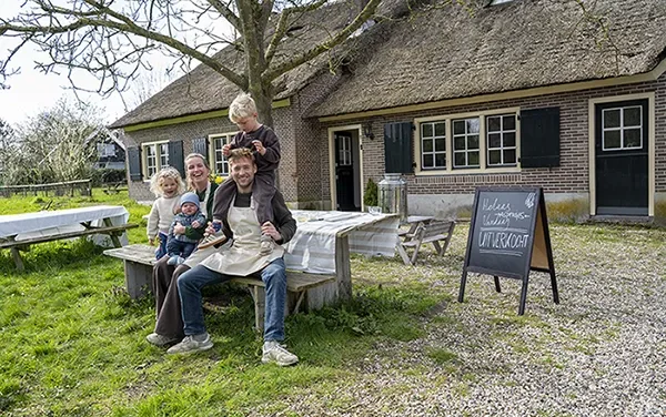 Van vloeibaar goud naar wit goud