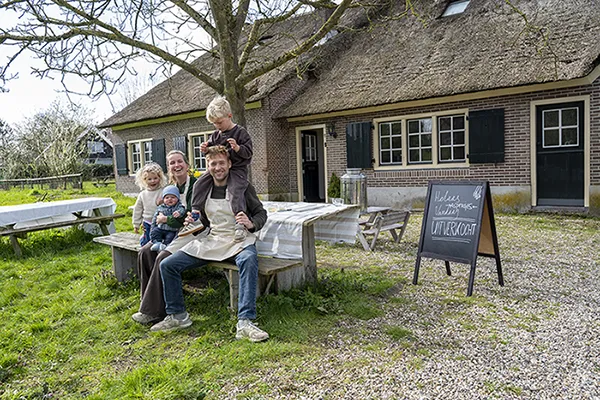 Van vloeibaar goud naar wit goud