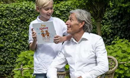 Jonge schrijver verovert harten met Aap en Apekop