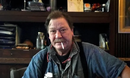 Hans Raven van hout, afbeeldingen en papier